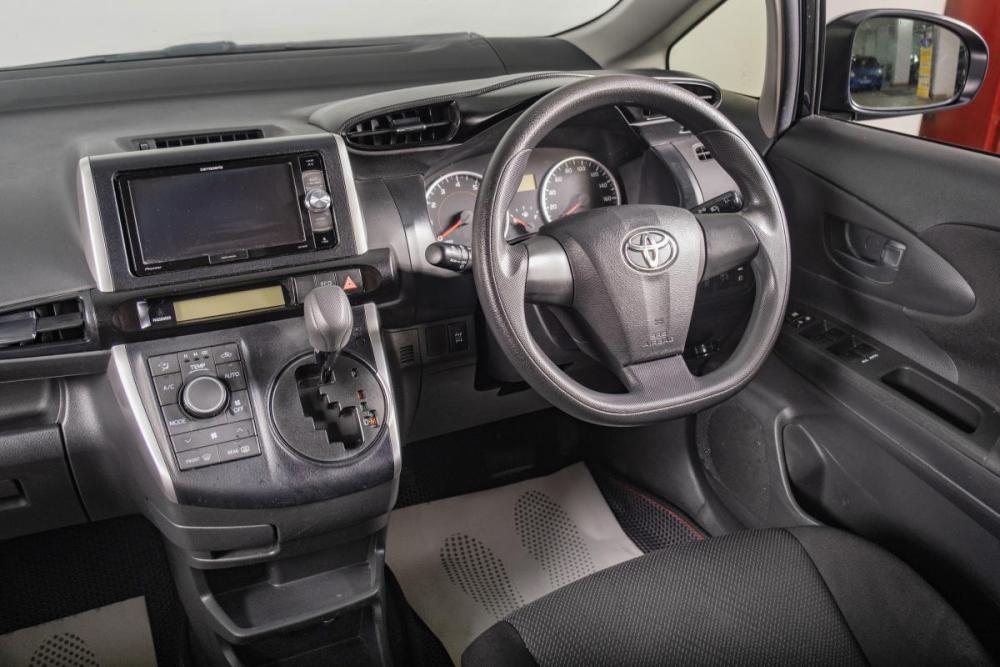 Toyota Wish II Рестайлинг Томск  - изображение 9