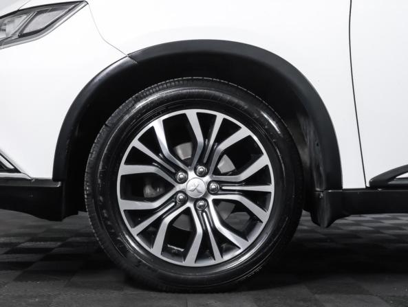 Mitsubishi Outlander III Рестайлинг 2 с пробегом 2015 года, цена 1 843 000 рублей, 75600 км, внедорожник, Автокод Объявления