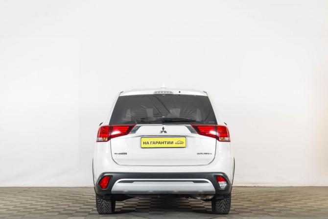 Mitsubishi Outlander III Рестайлинг 3 с пробегом 2018 года, цена 1 799 000 рублей, 224000 км, внедорожник, Автокод Объявления
