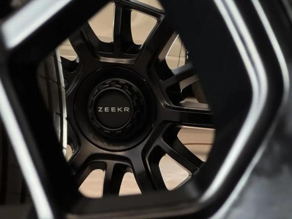 Zeekr 9X с пробегом 2025 года, цена 10 899 000 рублей, 50 км, внедорожник, Автокод Объявления
