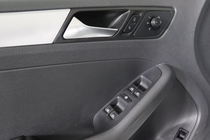 Volkswagen Jetta VI Рестайлинг с пробегом 2017 года, цена 1 149 990 рублей, 129688 км, седан, Автокод Объявления