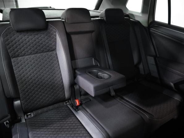 Volkswagen Tiguan II с пробегом 2018 года, цена 1 539 777 рублей, 330609 км, внедорожник, Автокод Объявления