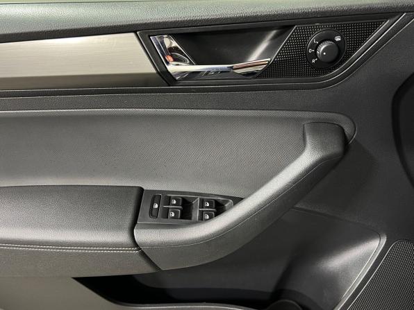 Skoda Rapid I Рестайлинг с пробегом 2018 года, цена 1 449 000 рублей, 82977 км, лифтбек, Автокод Объявления