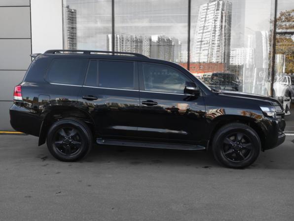 Toyota Land Cruiser 200 Series Рестайлинг 2 с пробегом 2018 года, цена 5 198 000 рублей, 261815 км, внедорожник, Автокод Объявления