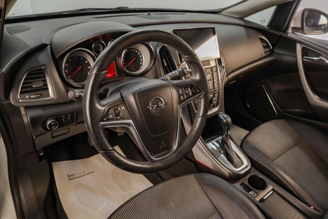 Opel Astra J с пробегом 2011 года, цена 1 079 000 рублей, 70842 км, хэтчбек, Автокод Объявления