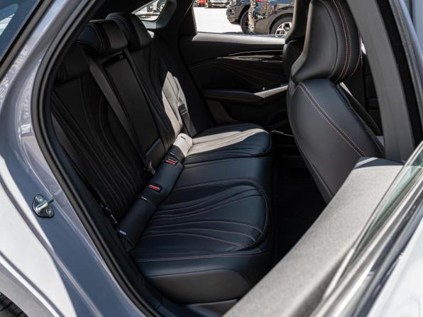 Geely Preface I (China Market) Рестайлинг 2 с пробегом 2024 года, цена 2 890 000 рублей, 2548 км, седан, Автокод Объявления