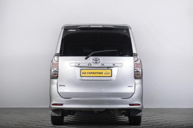 Toyota Voxy II (R70) с пробегом 2008 года, цена 1 259 000 рублей, 289000 км, минивэн, Автокод Объявления