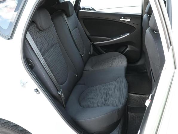 Hyundai Solaris I Рестайлинг с пробегом 2014 года, цена 875 000 рублей, 174573 км, хэтчбек, Автокод Объявления