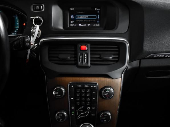 Volvo V40 Cross Country I с пробегом 2013 года, цена 1 248 790 рублей, 132964 км, хэтчбек, Автокод Объявления