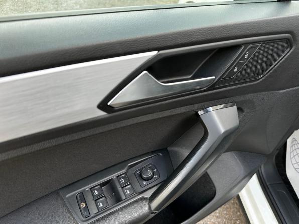 Volkswagen Tiguan II Рестайлинг с пробегом 2021 года, цена 3 099 000 рублей, 62042 км, внедорожник, Автокод Объявления