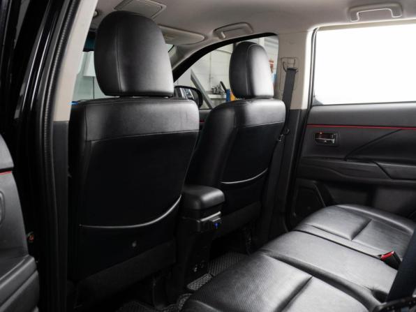 Mitsubishi Outlander III Рестайлинг 2 с пробегом 2015 года, цена 2 000 000 рублей, 212708 км, внедорожник, Автокод Объявления