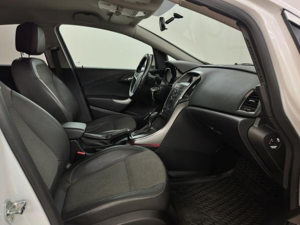 Opel Astra J с пробегом 2011 года, цена 635 000 рублей, 192759 км, хэтчбек, Автокод Объявления