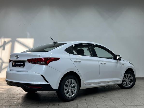 Hyundai Solaris II Рестайлинг с пробегом 2022 года, цена 1 655 000 рублей, 64000 км, седан, Автокод Объявления
