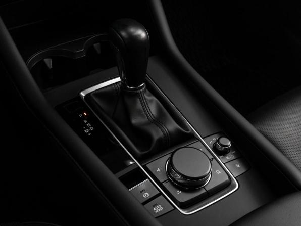 Mazda 3 IV (BP) с пробегом 2020 года, цена 2 429 000 рублей, 28380 км, седан, Автокод Объявления