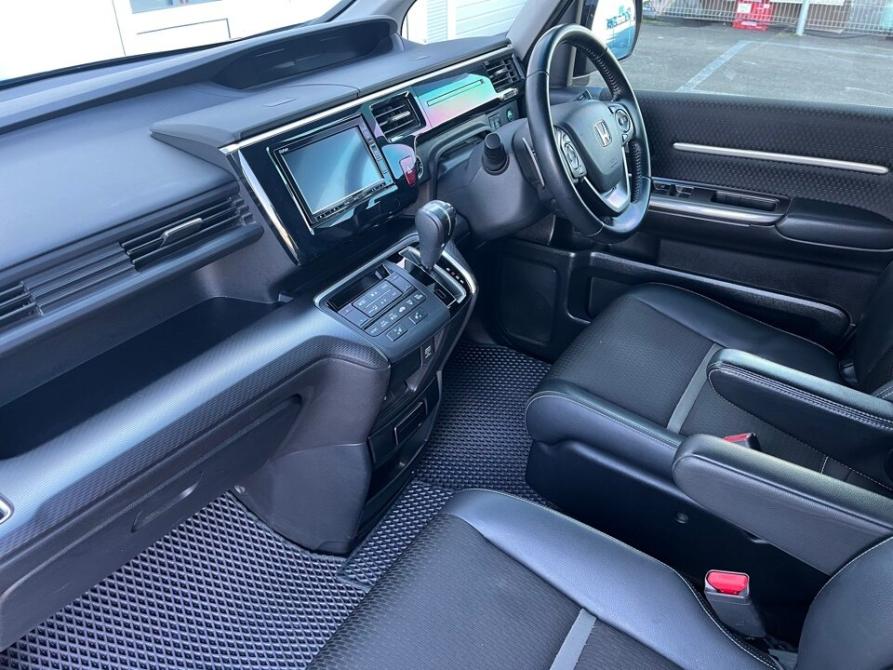 Honda Stepwgn V Рестайлинг Абакан  - изображение 4
