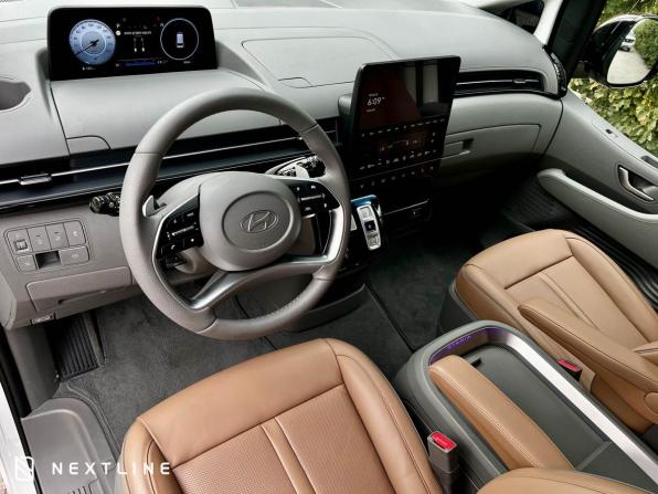 Hyundai Staria I с пробегом 2025 года, цена 8 990 000 рублей, 8000 км, минивэн, Автокод Объявления