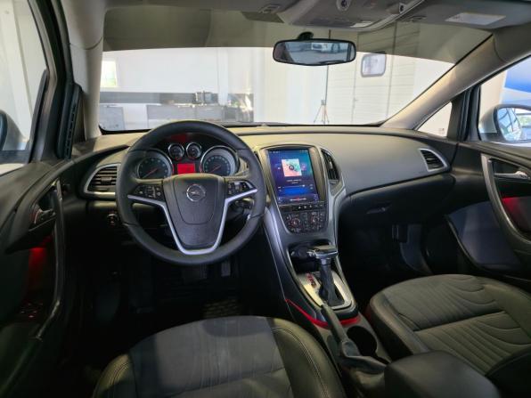 Opel Astra J Рестайлинг с пробегом 2013 года, цена 999 000 рублей, 156500 км, хэтчбек, Автокод Объявления
