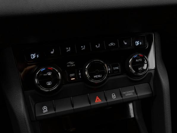 Skoda Karoq I с пробегом 2020 года, цена 2 615 000 рублей, 58066 км, внедорожник, Автокод Объявления