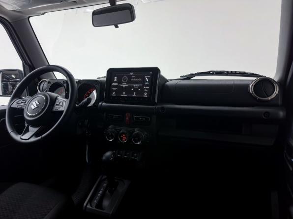 Suzuki Jimny IV с пробегом 2025 года, цена 3 650 000 рублей, 614 км, внедорожник, Автокод Объявления