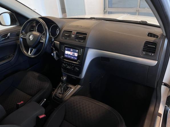 Skoda Yeti I Рестайлинг с пробегом 2016 года, цена 1 388 000 рублей, 181025 км, внедорожник, Автокод Объявления