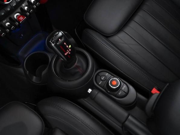 Mini Cabrio III Рестайлинг с пробегом 2019 года, цена 3 499 999 рублей, 39051 км, кабриолет, Автокод Объявления