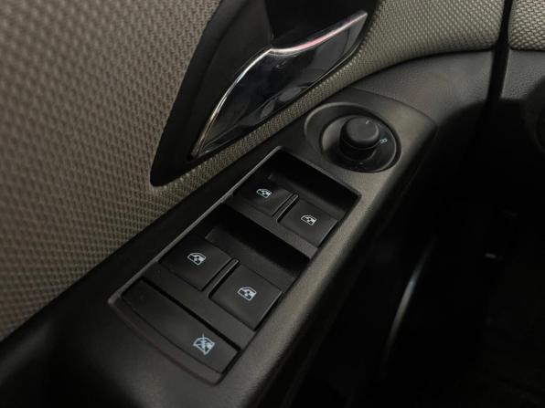 Chevrolet Cruze I Рестайлинг с пробегом 2015 года, цена 855 000 рублей, 73500 км, хэтчбек, Автокод Объявления