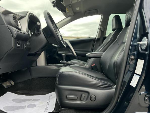 Toyota RAV4 IV (XA40) Рестайлинг с пробегом 2019 года, цена 3 190 000 рублей, 36520 км, внедорожник, Автокод Объявления