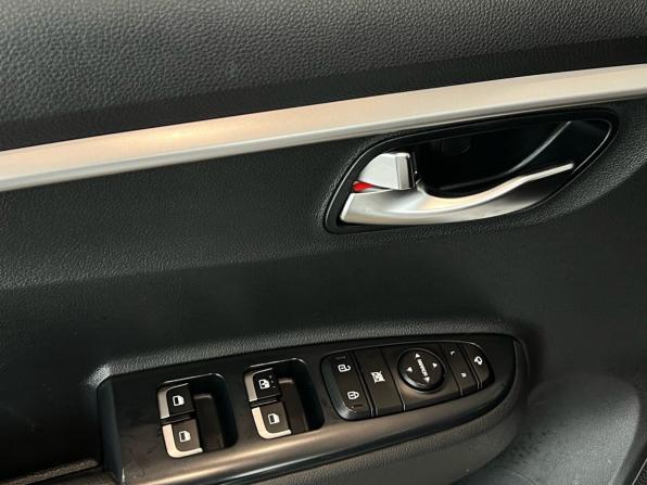 Kia Rio IV Рестайлинг с пробегом 2020 года, цена 1 599 000 рублей, 118520 км, седан, Автокод Объявления