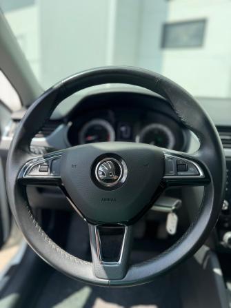 Skoda Octavia III (A7) Рестайлинг с пробегом 2019 года, цена 2 010 800 рублей, 122244 км, лифтбек, Автокод Объявления