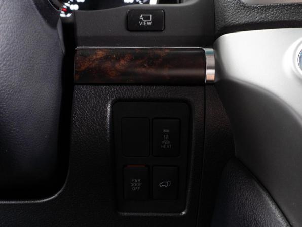 Toyota Land Cruiser 200 Series Рестайлинг 1 с пробегом 2012 года, цена 3 600 000 рублей, 227192 км, внедорожник, Автокод Объявления