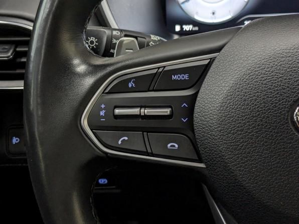 Hyundai Santa Fe IV Рестайлинг с пробегом 2022 года, цена 4 450 000 рублей, 68249 км, внедорожник, Автокод Объявления