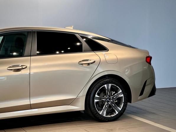 Kia K5 III с пробегом 2021 года, цена 2 170 000 рублей, 114892 км, седан, Автокод Объявления