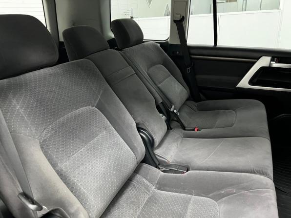 Toyota Land Cruiser 200 Series Рестайлинг 2 с пробегом 2018 года, цена 5 880 000 рублей, 190000 км, внедорожник, Автокод Объявления