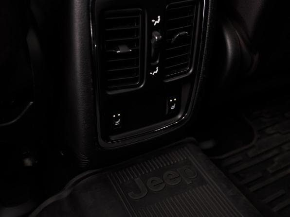 Jeep Grand Cherokee IV (WK2) с пробегом 2012 года, цена 1 663 000 рублей, 196920 км, внедорожник, Автокод Объявления