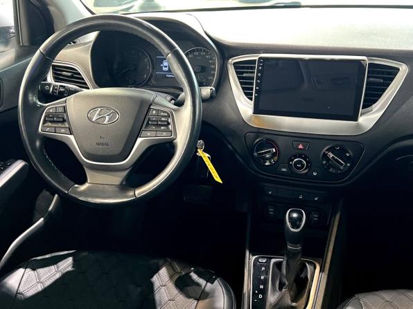 Hyundai Solaris II с пробегом 2019 года, цена 1 585 000 рублей, 72300 км, седан, Автокод Объявления