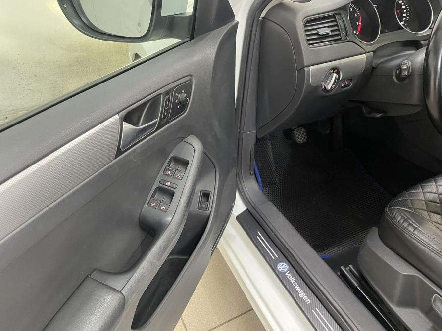 Volkswagen Jetta VI Рестайлинг Воронеж  - изображение 17