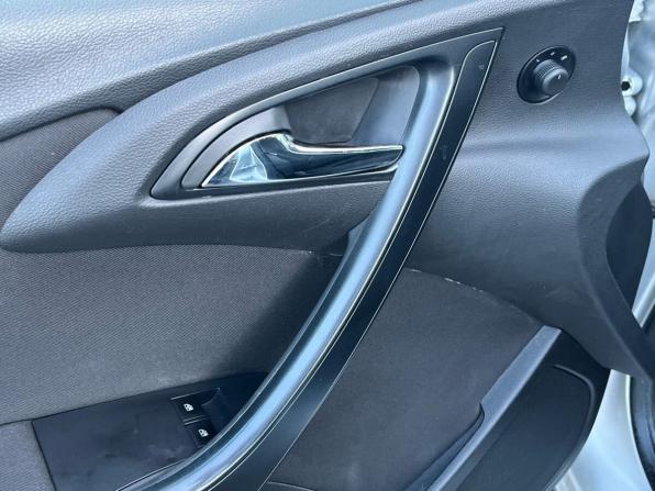 Opel Astra J с пробегом 2012 года, цена 640 000 рублей, 119701 км, хэтчбек, Автокод Объявления