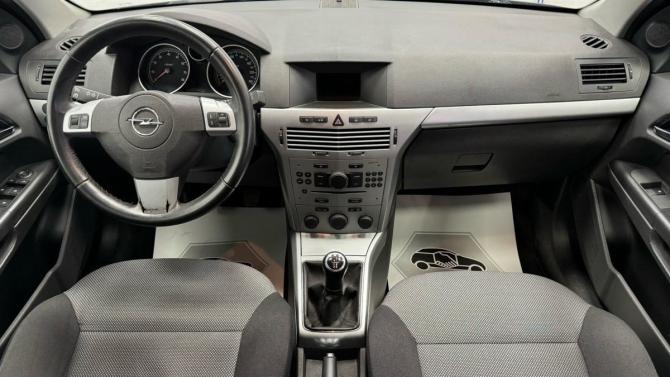 Opel Astra H Рестайлинг с пробегом 2011 года, цена 675 000 рублей, 120095 км, седан, Автокод Объявления
