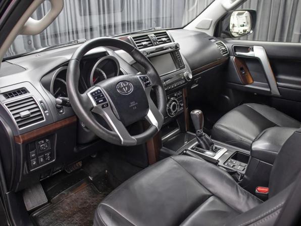 Toyota Land Cruiser Prado 150 Series Рестайлинг 1 с пробегом 2015 года, цена 3 798 000 рублей, 203188 км, внедорожник, Автокод Объявления