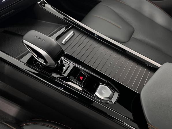 Geely Atlas II с пробегом 2024 года, цена 2 289 900 рублей, 28966 км, внедорожник, Автокод Объявления
