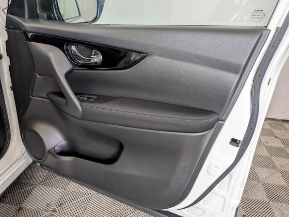 Nissan Qashqai II с пробегом 2017 года, цена 1 370 000 рублей, 120605 км, внедорожник, Автокод Объявления