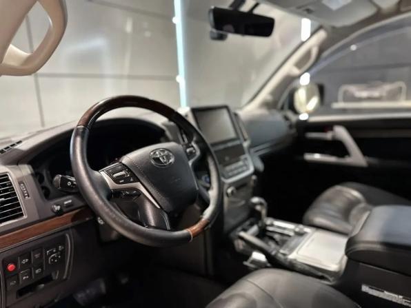 Toyota Land Cruiser 200 Series Рестайлинг 2 с пробегом 2015 года, цена 4 699 000 рублей, 220000 км, внедорожник, Автокод Объявления