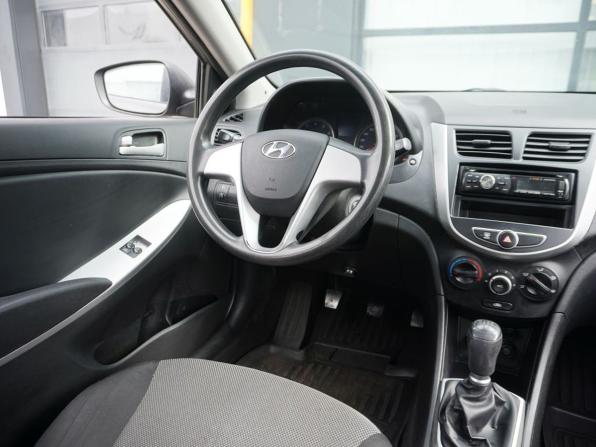 Hyundai Solaris I с пробегом 2014 года, цена 560 000 рублей, 321863 км, седан, Автокод Объявления