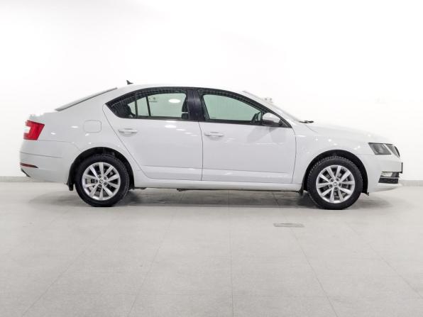 Skoda Octavia III (A7) Рестайлинг с пробегом 2019 года, цена 1 415 000 рублей, 119106 км, лифтбек, Автокод Объявления