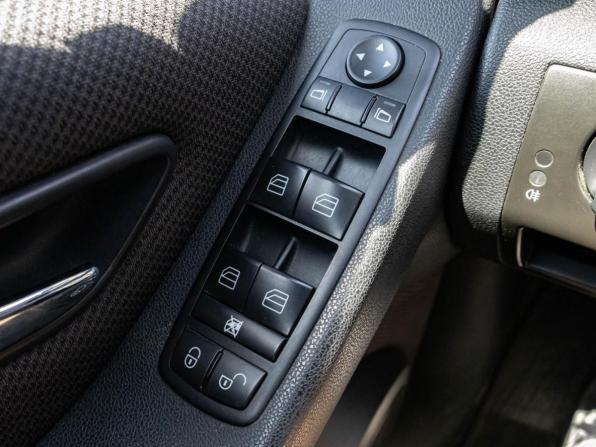 Mercedes-Benz A-Класс II (W169) Рестайлинг с пробегом 2012 года, цена 585 000 рублей, 164378 км, хэтчбек, Автокод Объявления