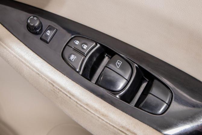 Nissan Leaf I (ZE0/AZE0) с пробегом 2013 года, цена 949 000 рублей, 230000 км, хэтчбек, Автокод Объявления