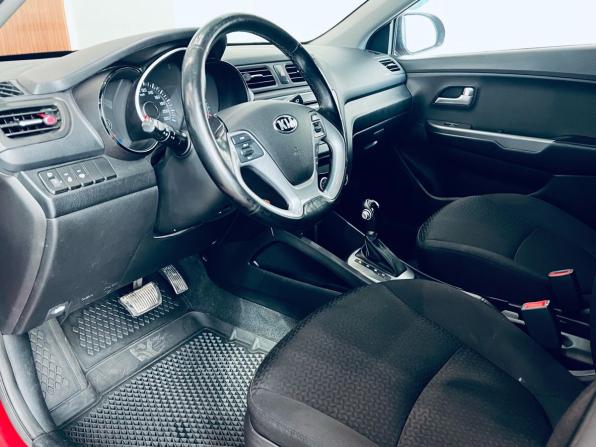Kia Rio III Рестайлинг с пробегом 2017 года, цена 870 000 рублей, 164235 км, седан, Автокод Объявления