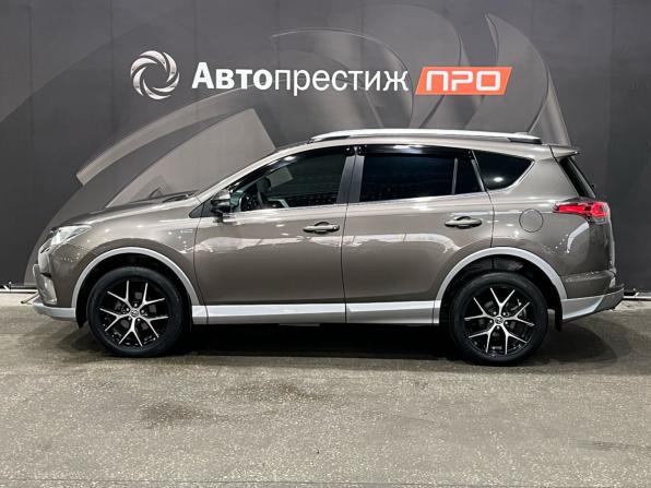 Toyota RAV4 IV (XA40) Рестайлинг с пробегом 2017 года, цена 2 230 000 рублей, 301700 км, внедорожник, Автокод Объявления