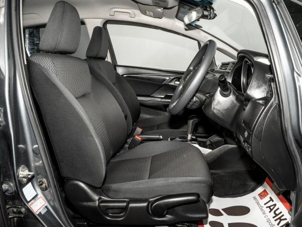 Honda Fit III Рестайлинг с пробегом 2019 года, цена 1 300 000 рублей, 124733 км, хэтчбек, Автокод Объявления