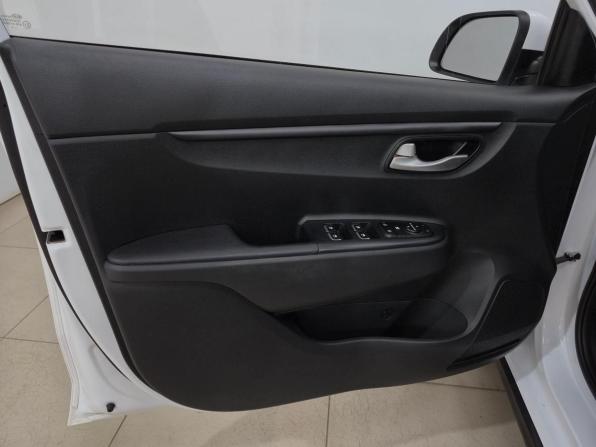 Kia Rio IV Рестайлинг с пробегом 2021 года, цена 1 795 000 рублей, 74874 км, хэтчбек, Автокод Объявления